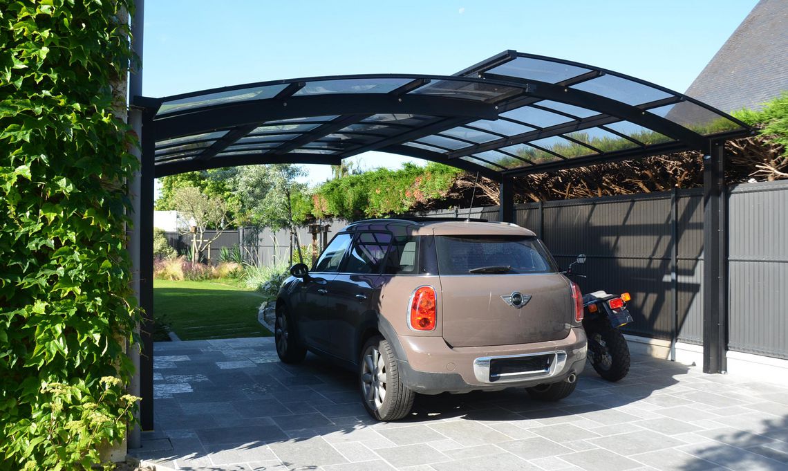 MOB ALU ESPACE menuisier à Orange (Vaucluse) réalise votre carport sur mesure