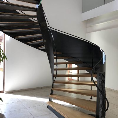 MOB Menuiserie Agencement Design à Orange Dans Le Vaucluse Escaliers Pour Les Professionnels