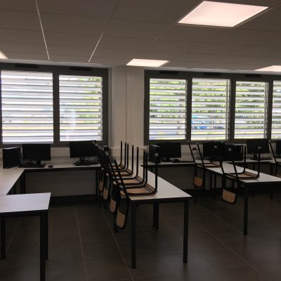 MOB Menuiserie Agencement Design à Orange Dans Le Vaucluse Volets Et Stores Pour Les Professionnels