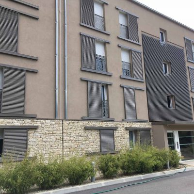 MOB ALU ESPACE Menuiserie Agencement Design à Orange Dans Le Vaucluse : Volets Sur Mesure